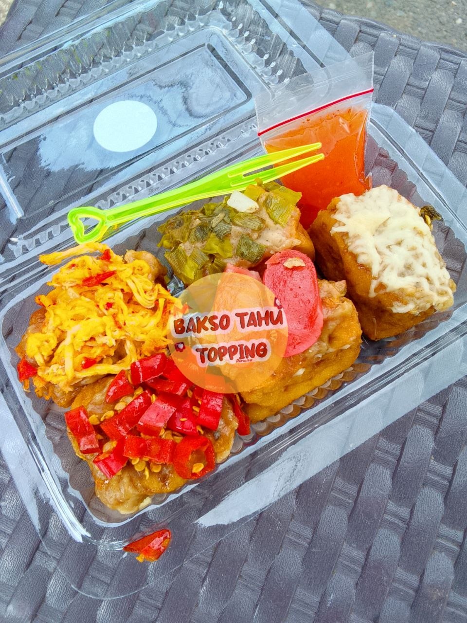 Bakso Tahu Topping dalam kemasan box dengan sambal